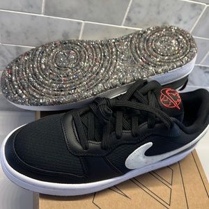 Nike Court Borough Low 4.5 black/white-bright crimson